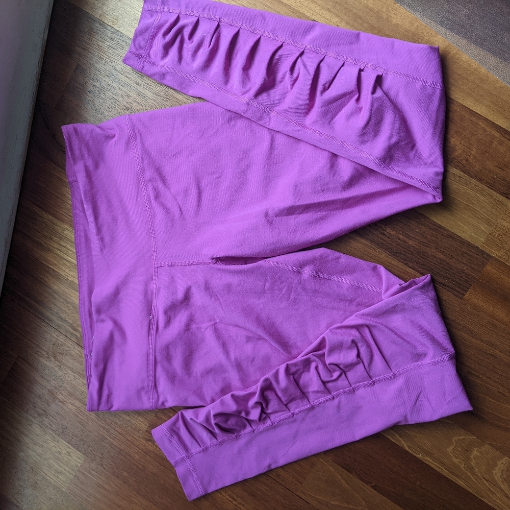 Under armour M full length magenta leggings